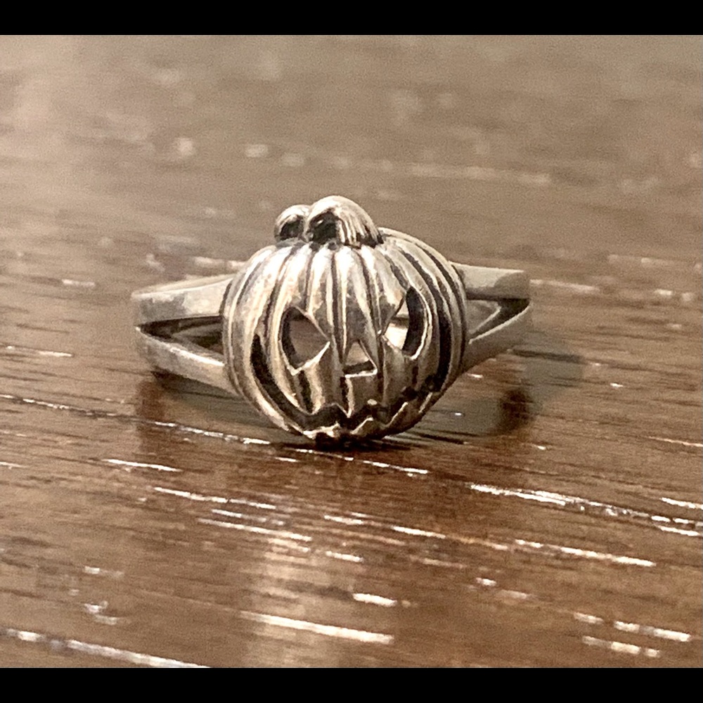 Jack-o-lantern sterling silver ring size 7.5